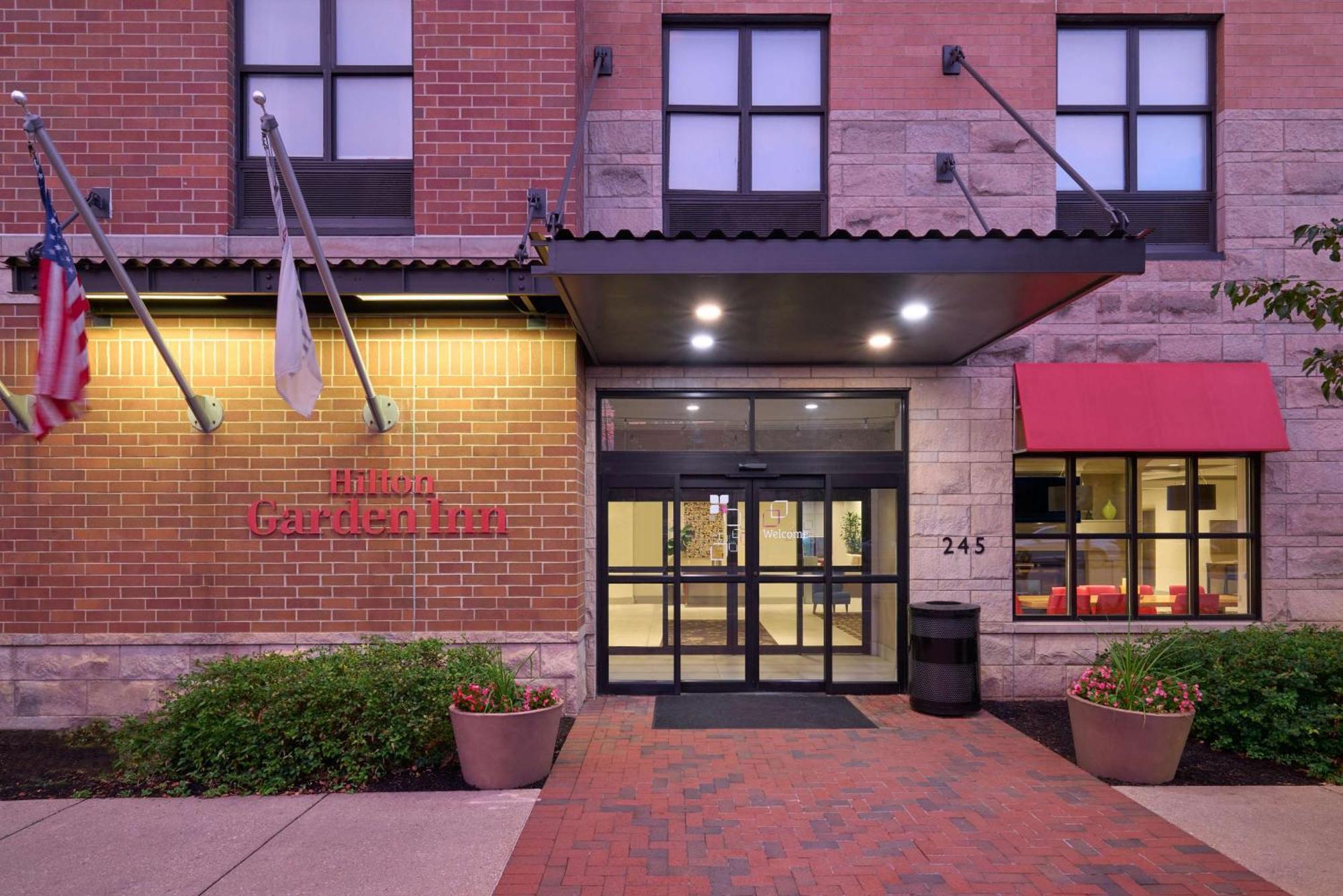 Hilton Garden Inn Bloomington Exterior foto
